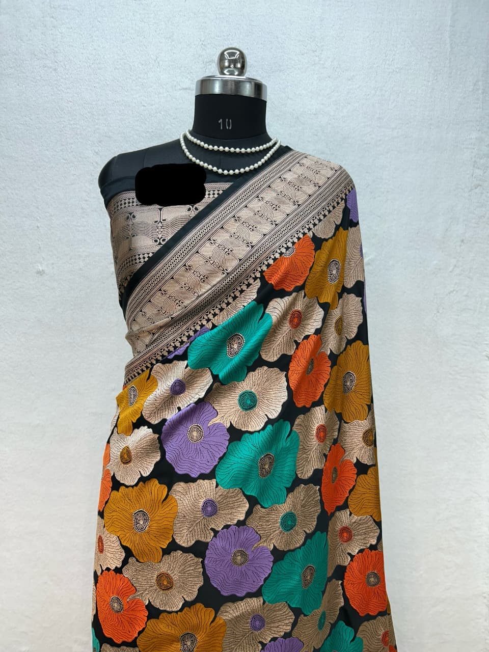 Rangkat Royale – Exquisite Banarasi Handloom Mashru Silk Saree with Artisanal Weaving