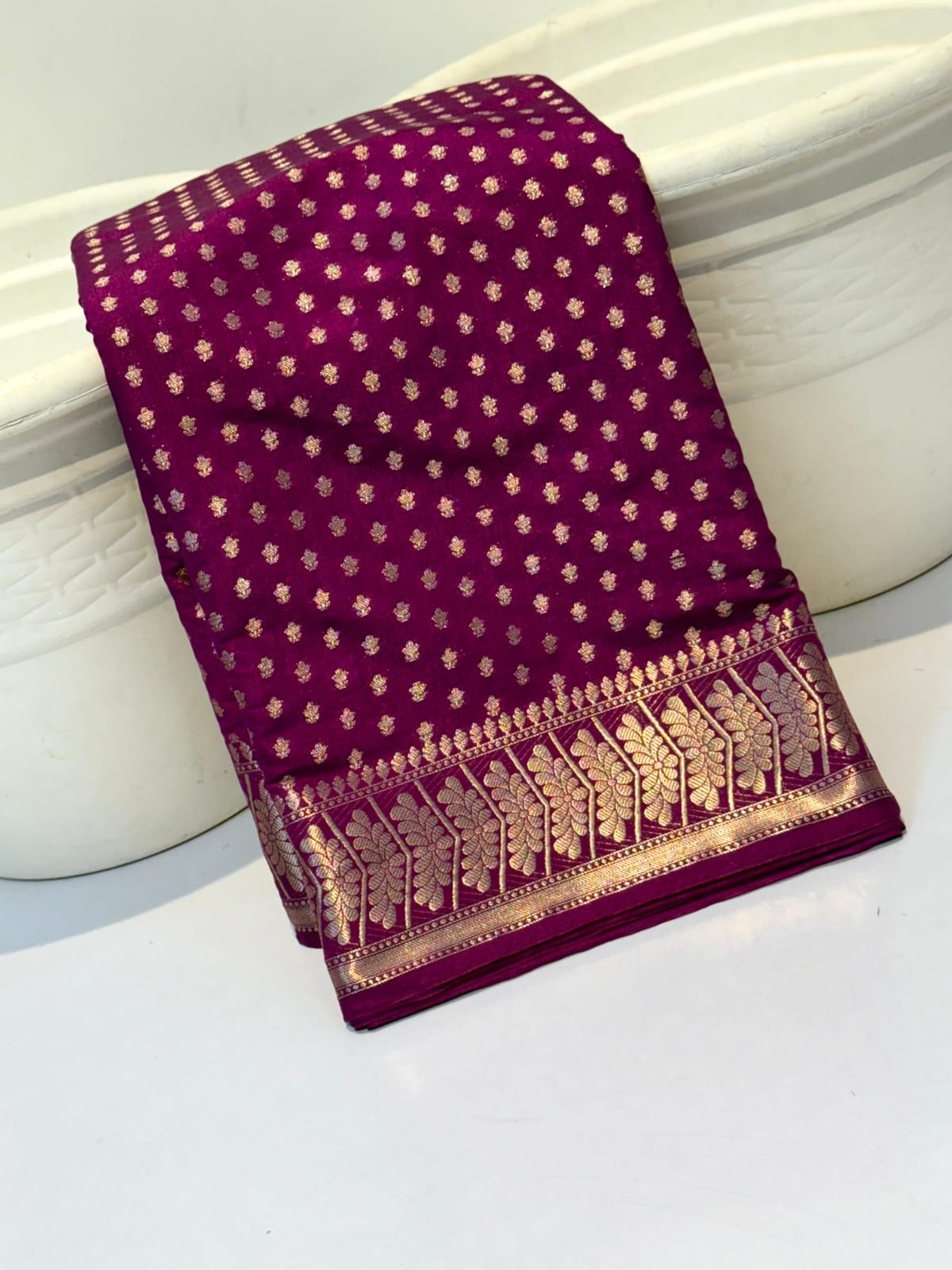 Banarasi Chiniya Katan Silk Saree – Timeless Elegance with Exquisite Booti Weaving