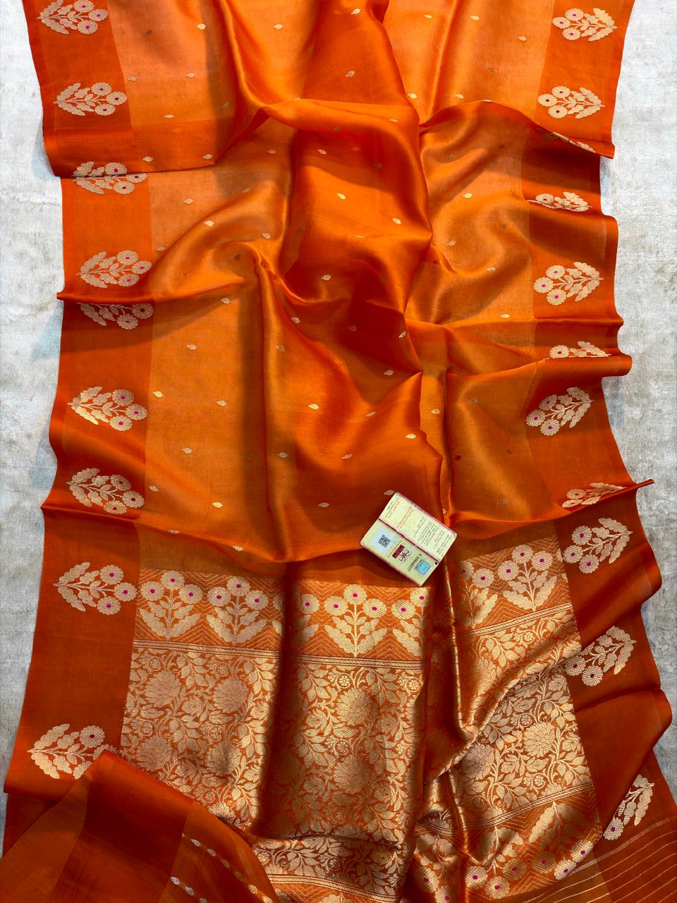 Banarasi Pure Kora Silk Handloom Kadhuwa Woven Sarees