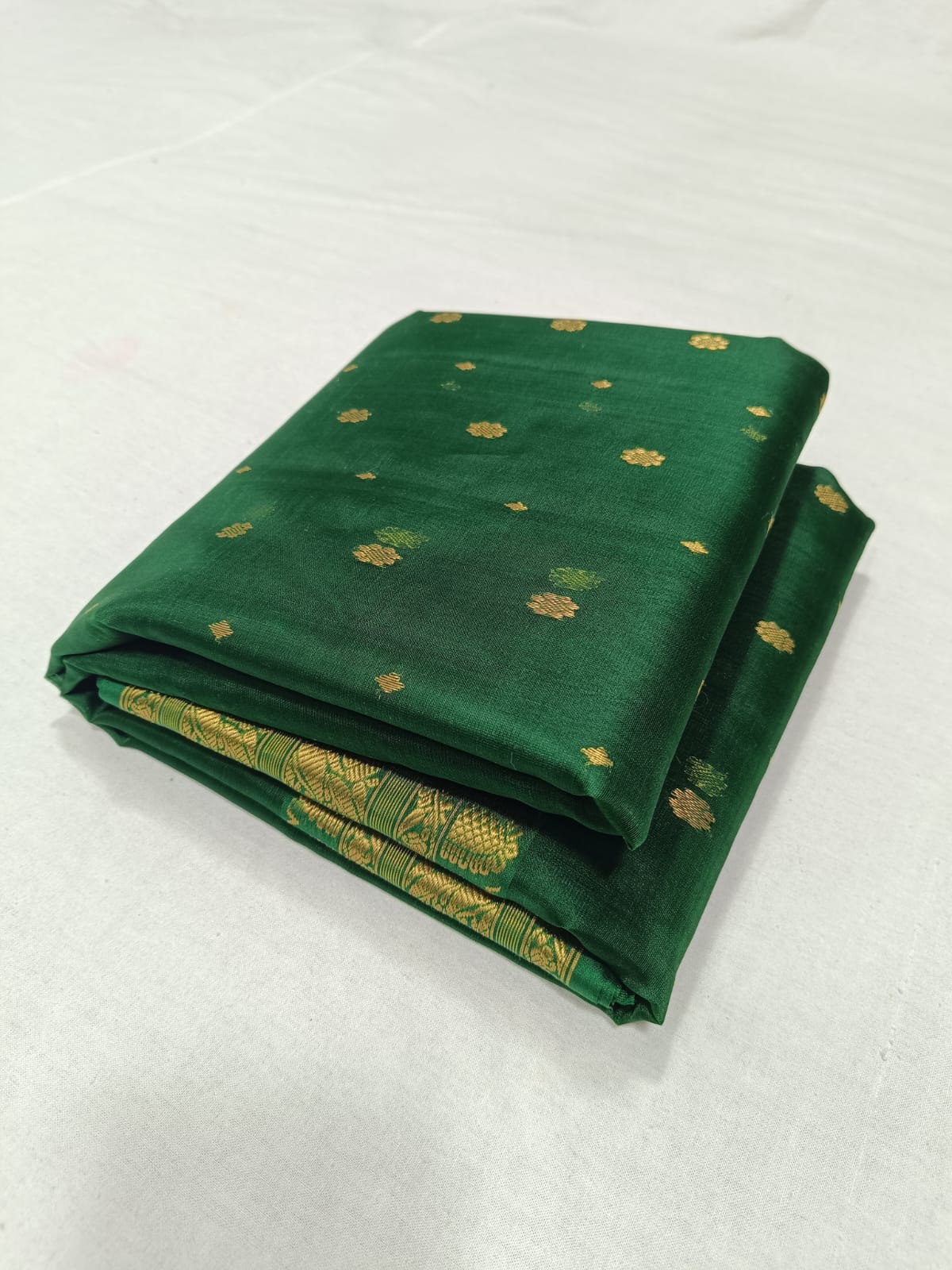 Chanderi Handloom Katan Silk Saree – Ghani Butta, Traditional Nakshi Border & Taraz Pallu
