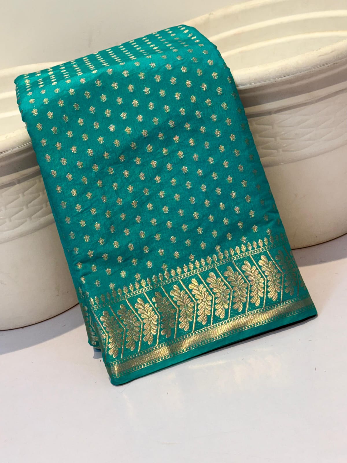 Banarasi Chiniya Katan Silk Saree – Timeless Elegance with Exquisite Booti Weaving