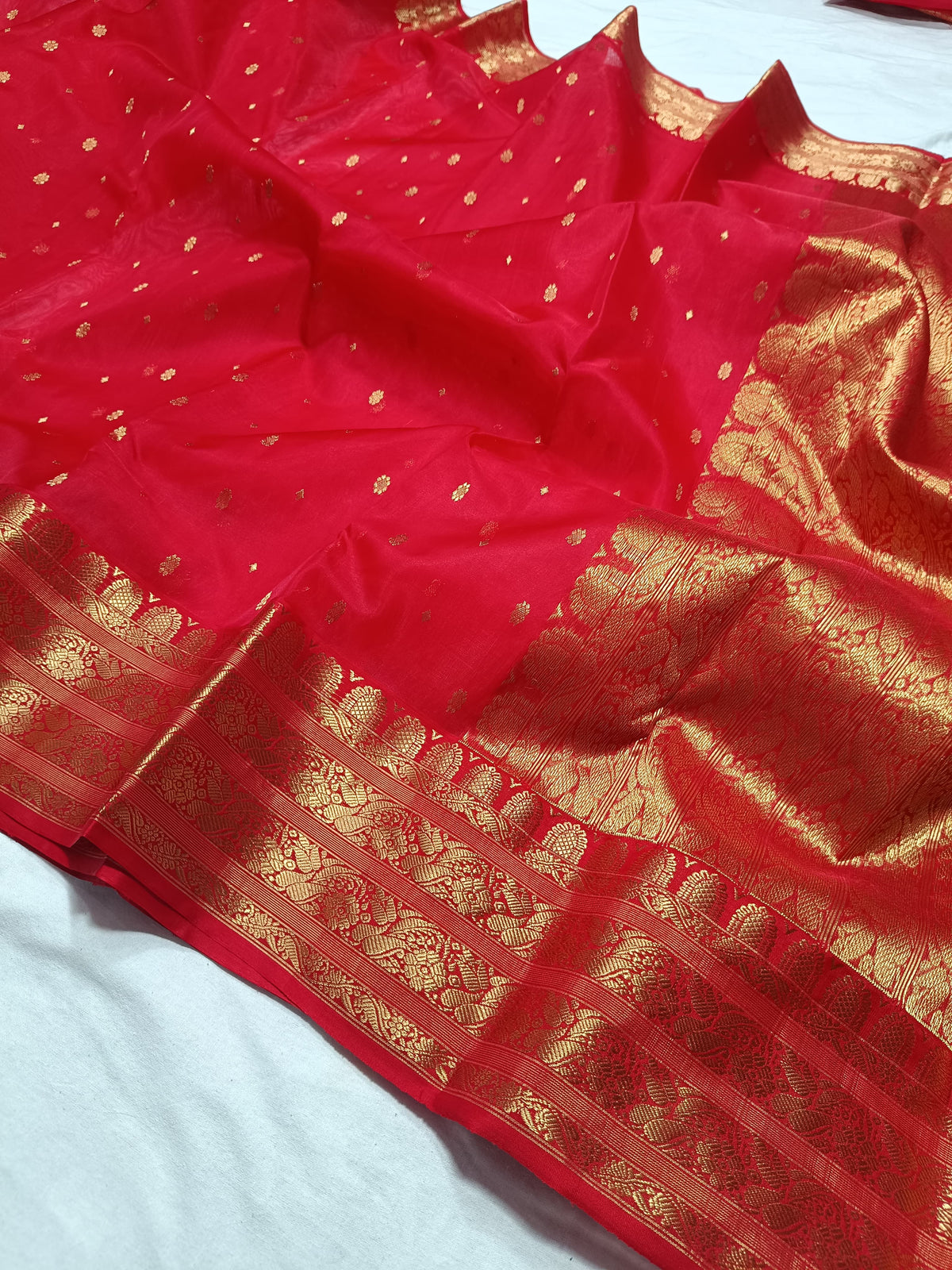 Chanderi Handloom Katan Silk Saree – Ghani Butta, Traditional Nakshi Border & Taraz Pallu