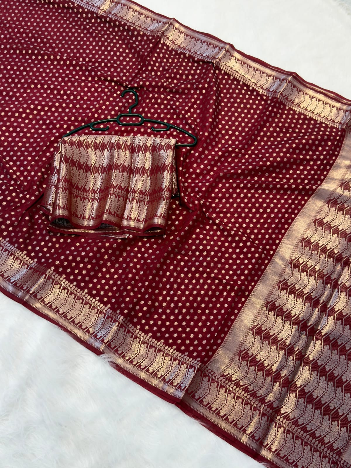 Banarasi Chiniya Katan Silk Saree – Timeless Elegance with Exquisite Booti Weaving
