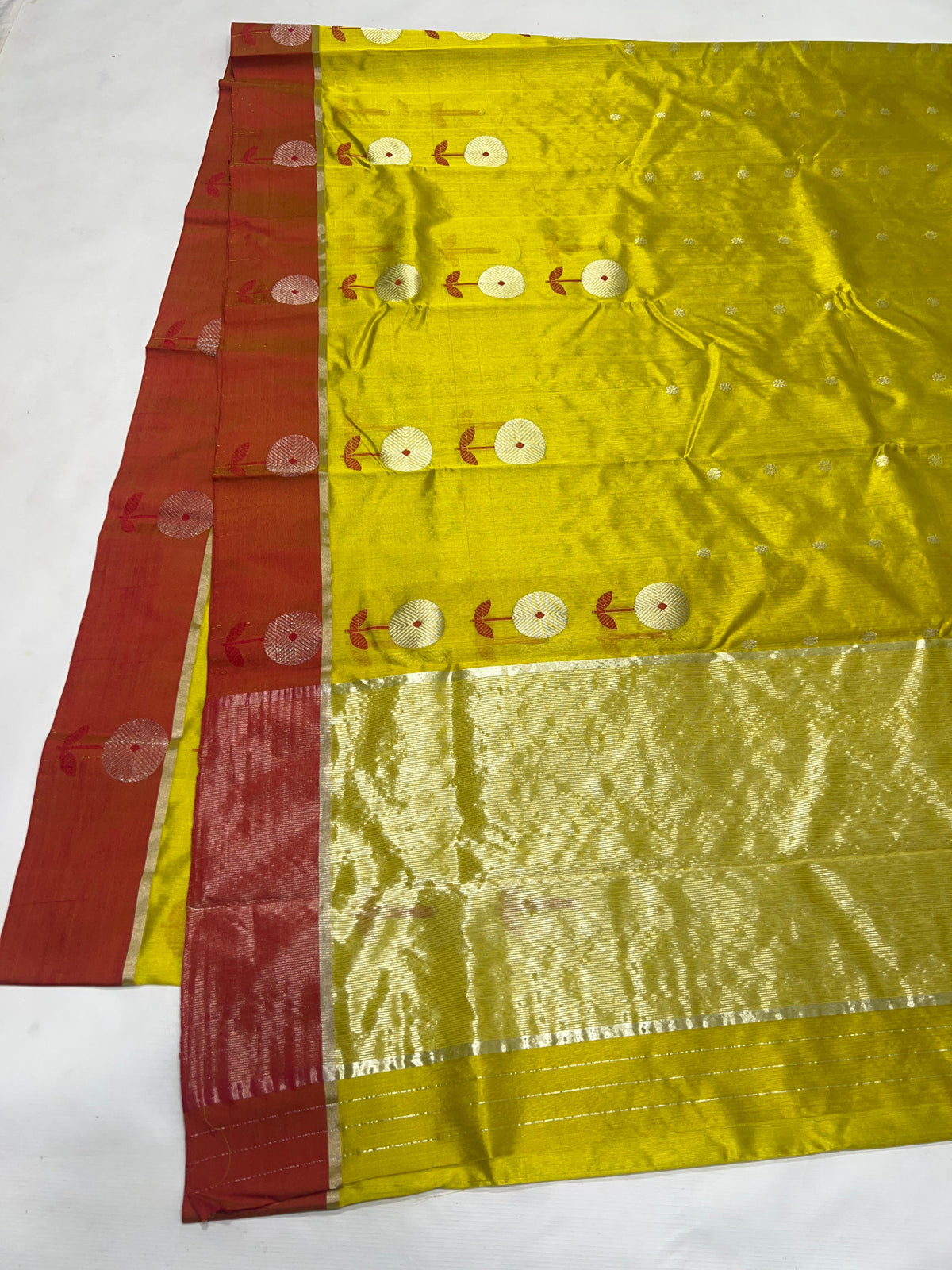 Chanderi Handloom Pattu Silk Saree – Meenakari Butta Border & Zari Striped Pallu