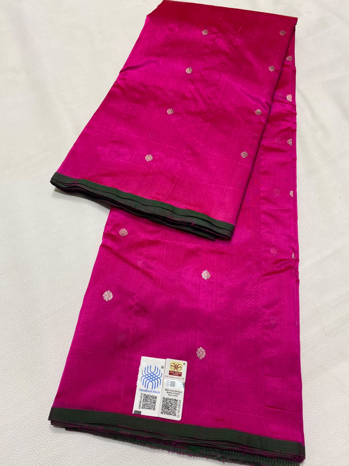Chanderi Handloom Pattu Silk Saree – All-Over Butta & Zari Striped Pallu