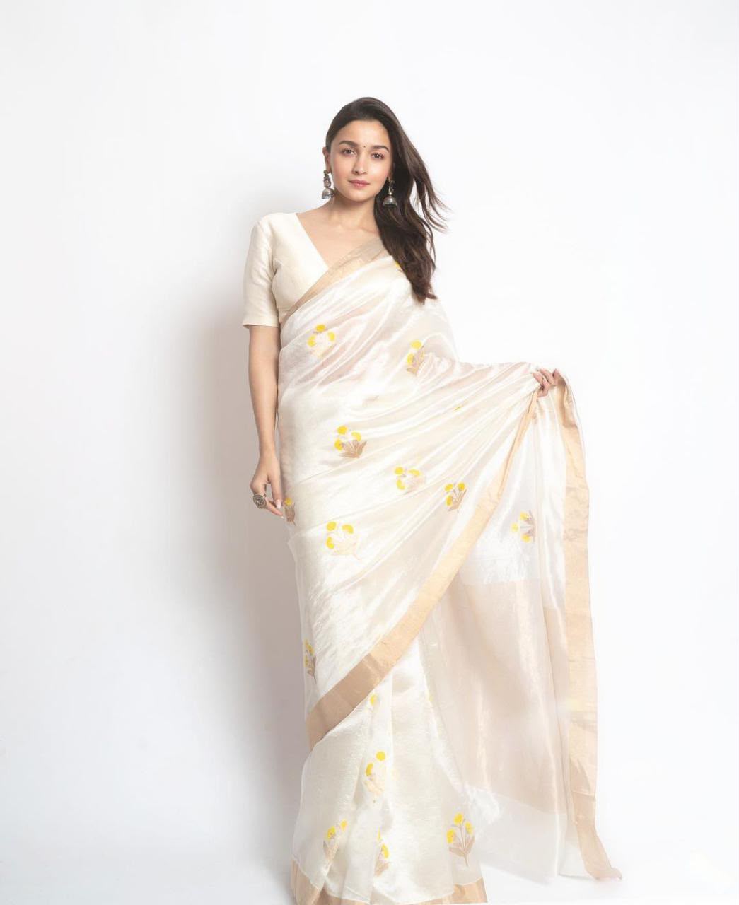 Celebrity-Inspired Chanderi Handloom Pattu Silk Saree – Meenakari Butta & Zari Pallu