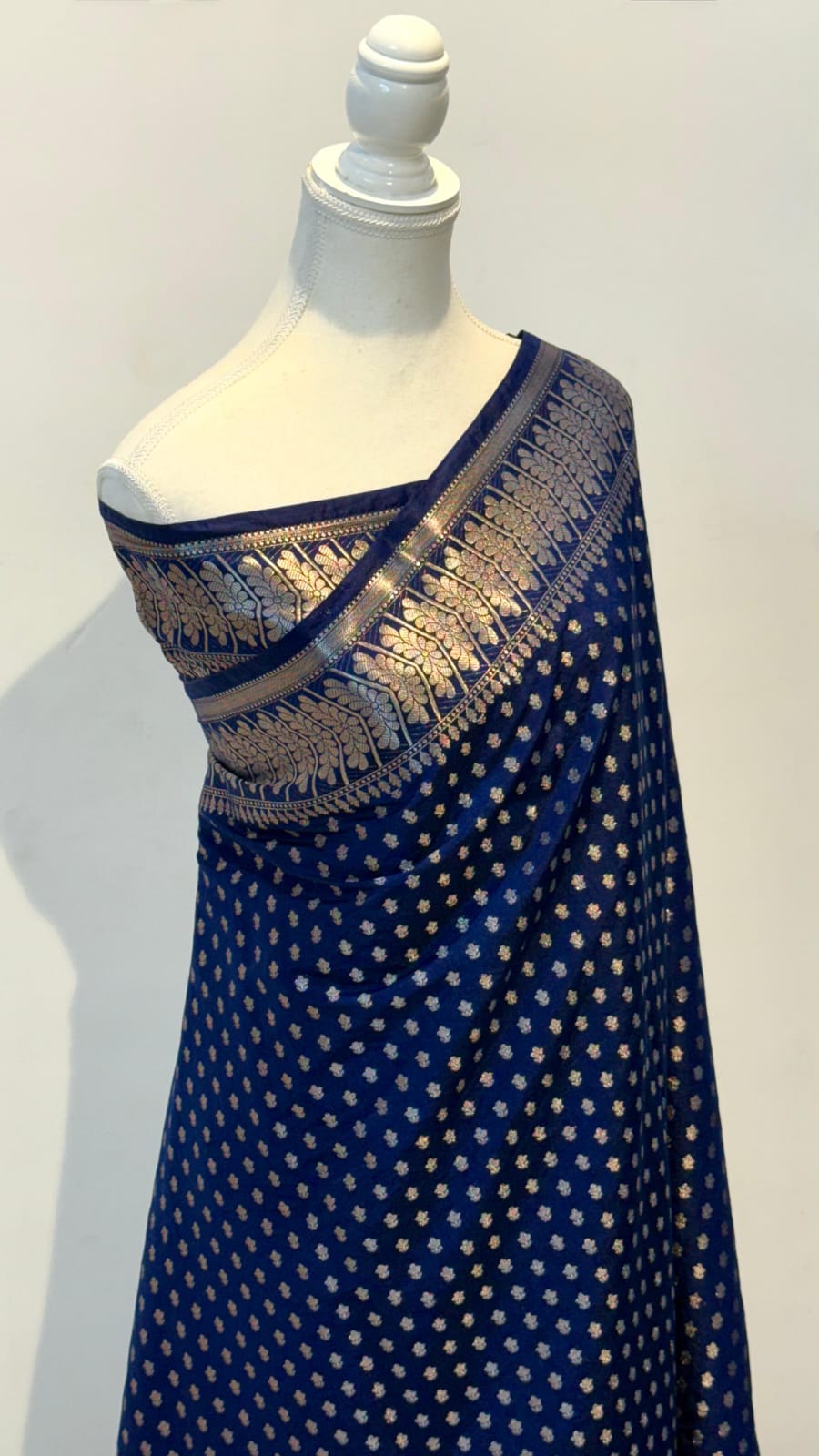 Banarasi Chiniya Katan Silk Saree – Timeless Elegance with Exquisite Booti Weaving