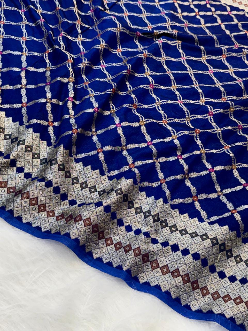 Premium Banarasi Semi Georgette Saree with Bandhej Pattern