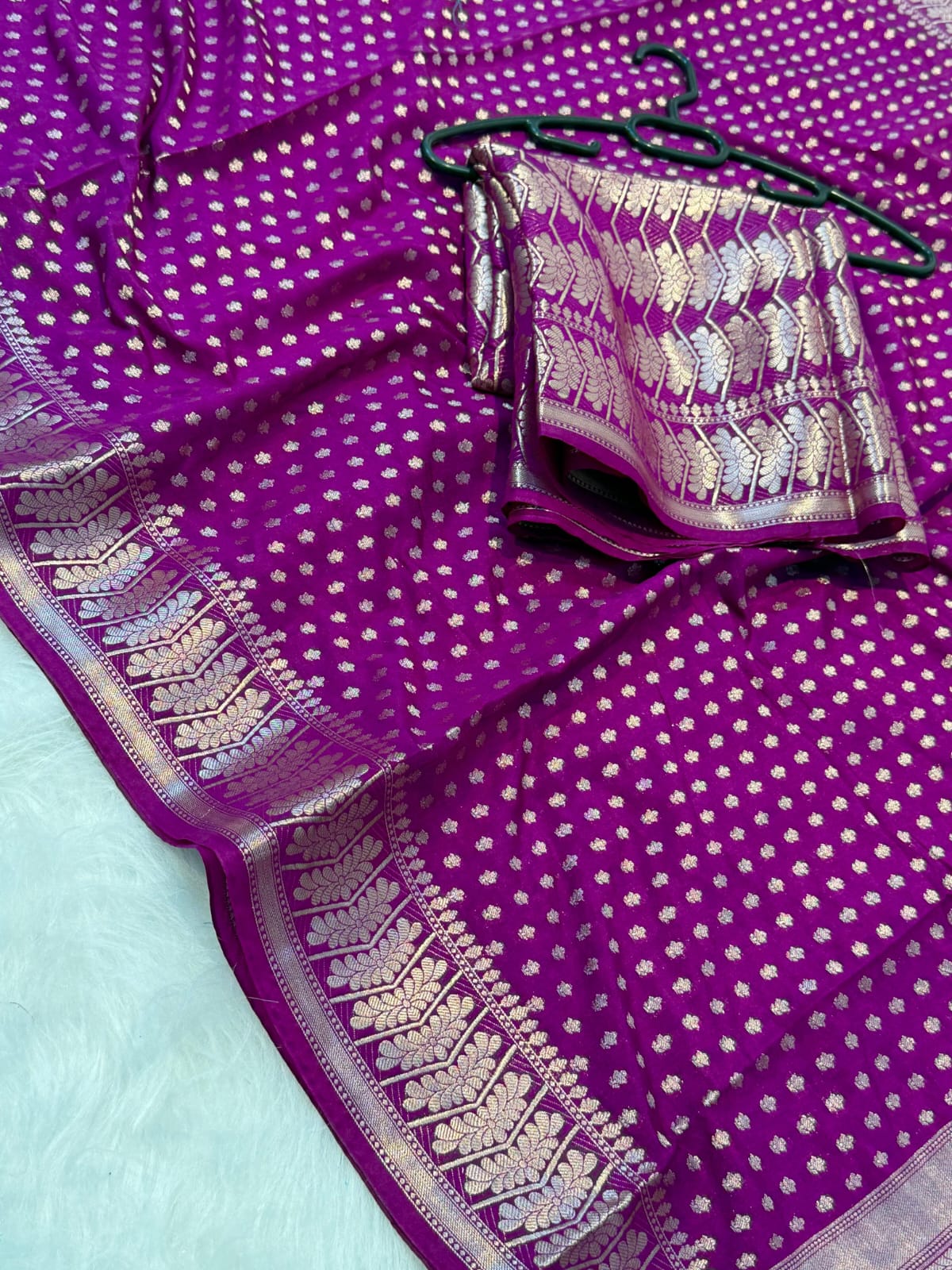 Banarasi Chiniya Katan Silk Saree – Timeless Elegance with Exquisite Booti Weaving