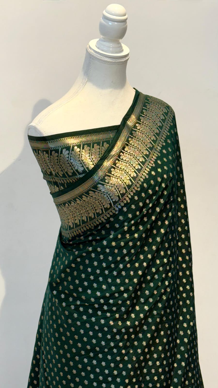 Banarasi Chiniya Katan Silk Saree – Timeless Elegance with Exquisite Booti Weaving