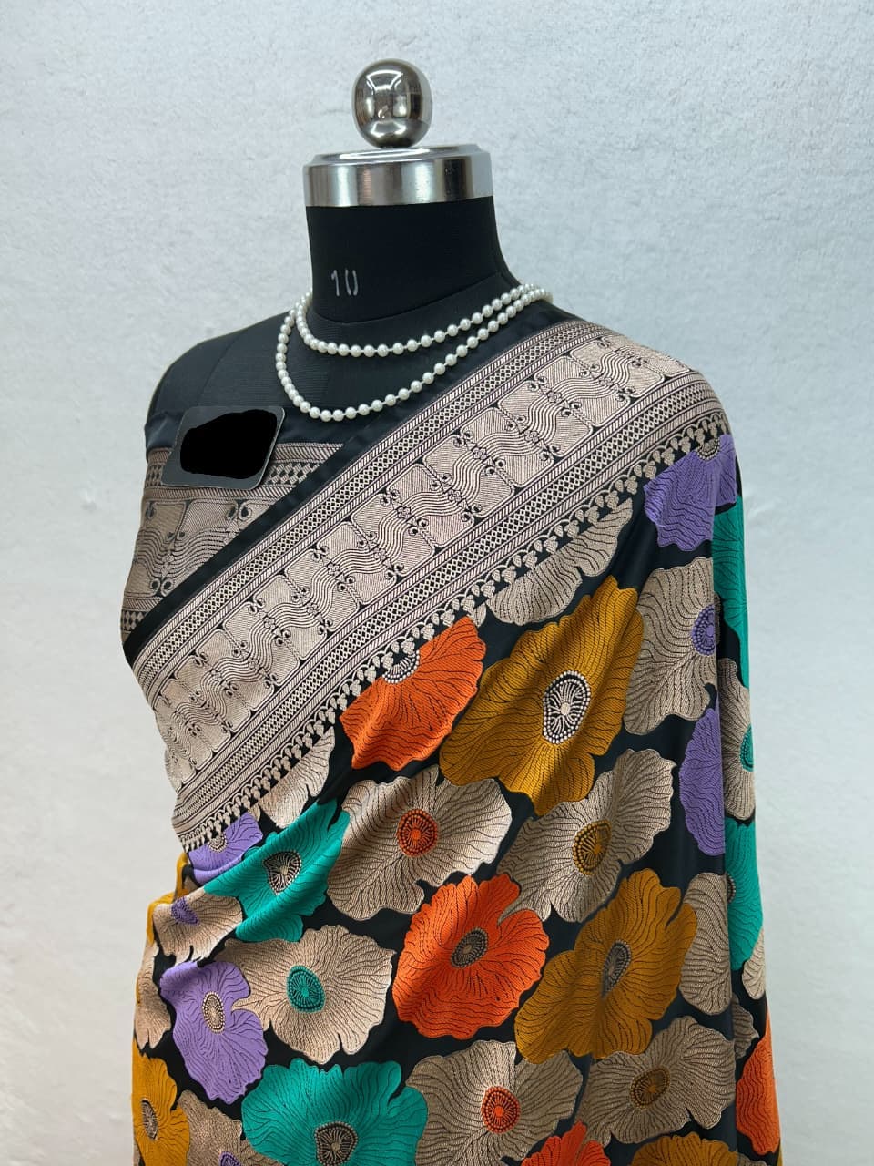 Rangkat Royale – Exquisite Banarasi Handloom Mashru Silk Saree with Artisanal Weaving