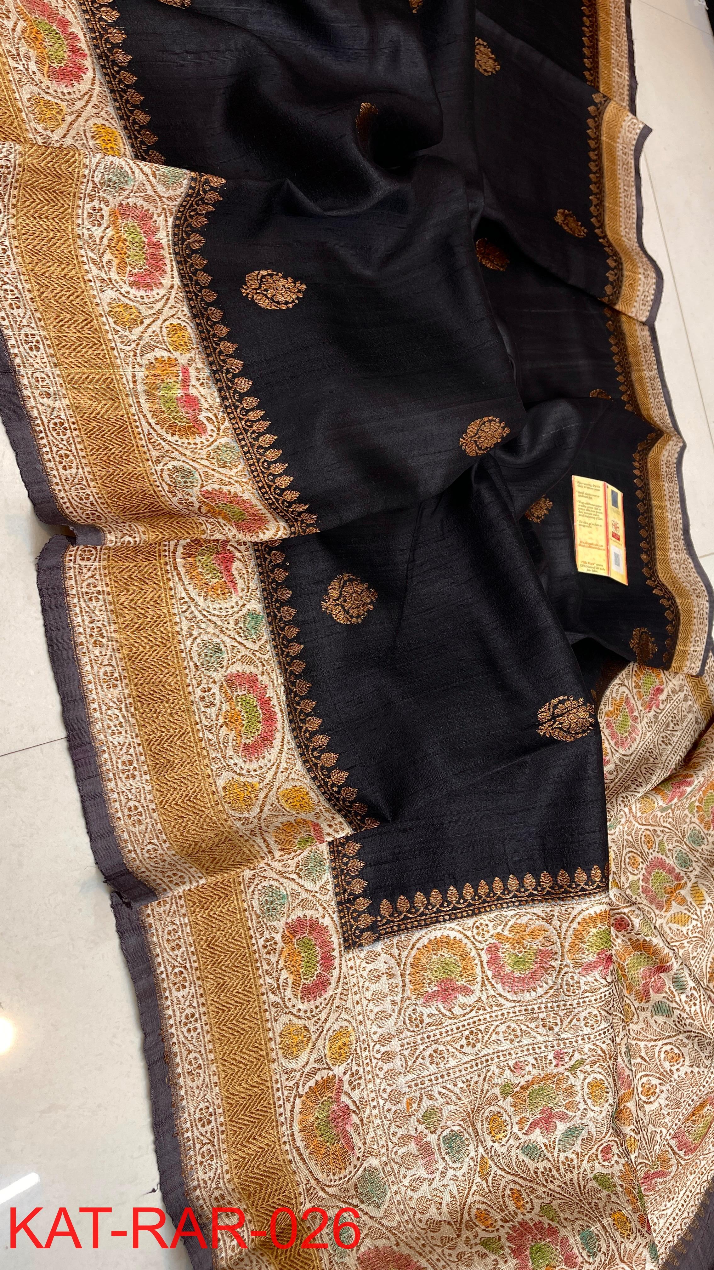 Exclusive Banarasi Raw Silk Handloom Saree – Handbrush Dye with Rich Pallu
