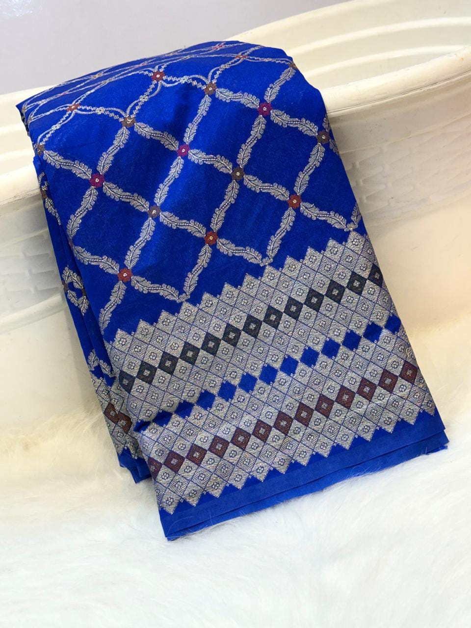 Premium Banarasi Semi Georgette Saree with Bandhej Pattern