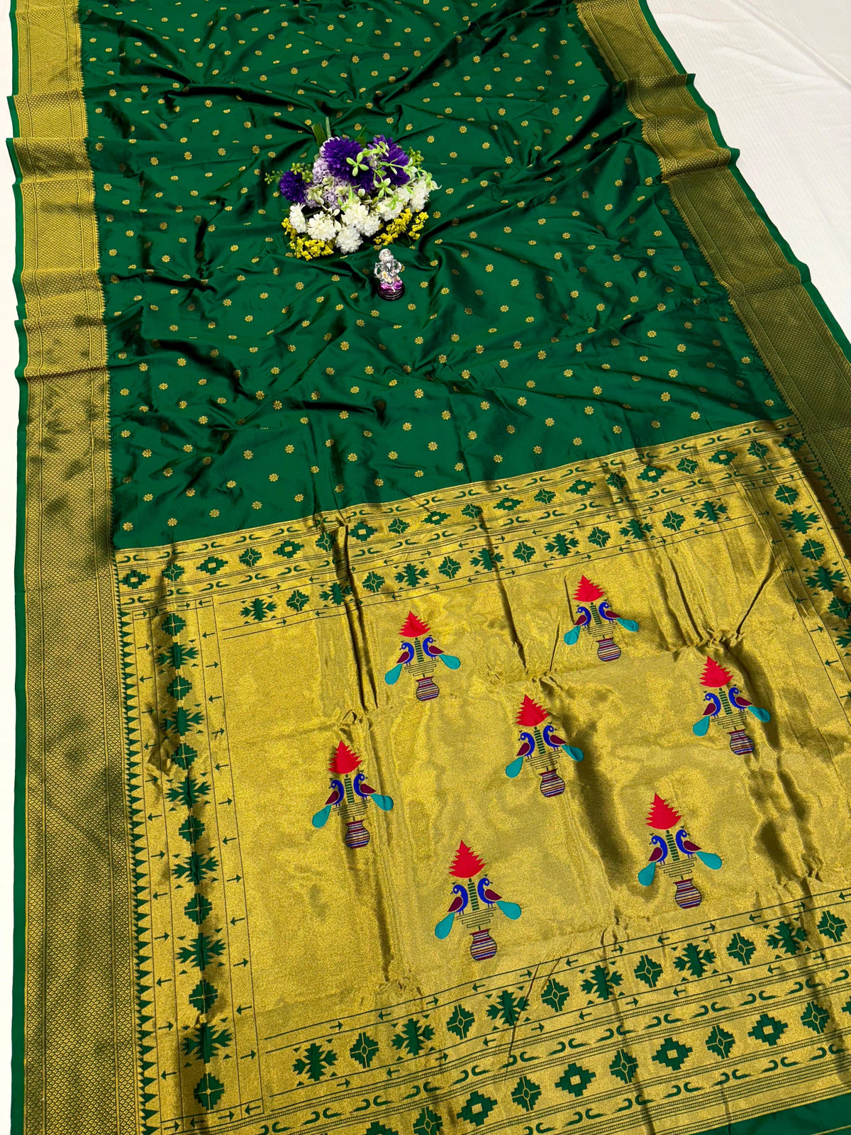 Royal Yeola Kalanjali Double Pallu Paithani Silk Saree