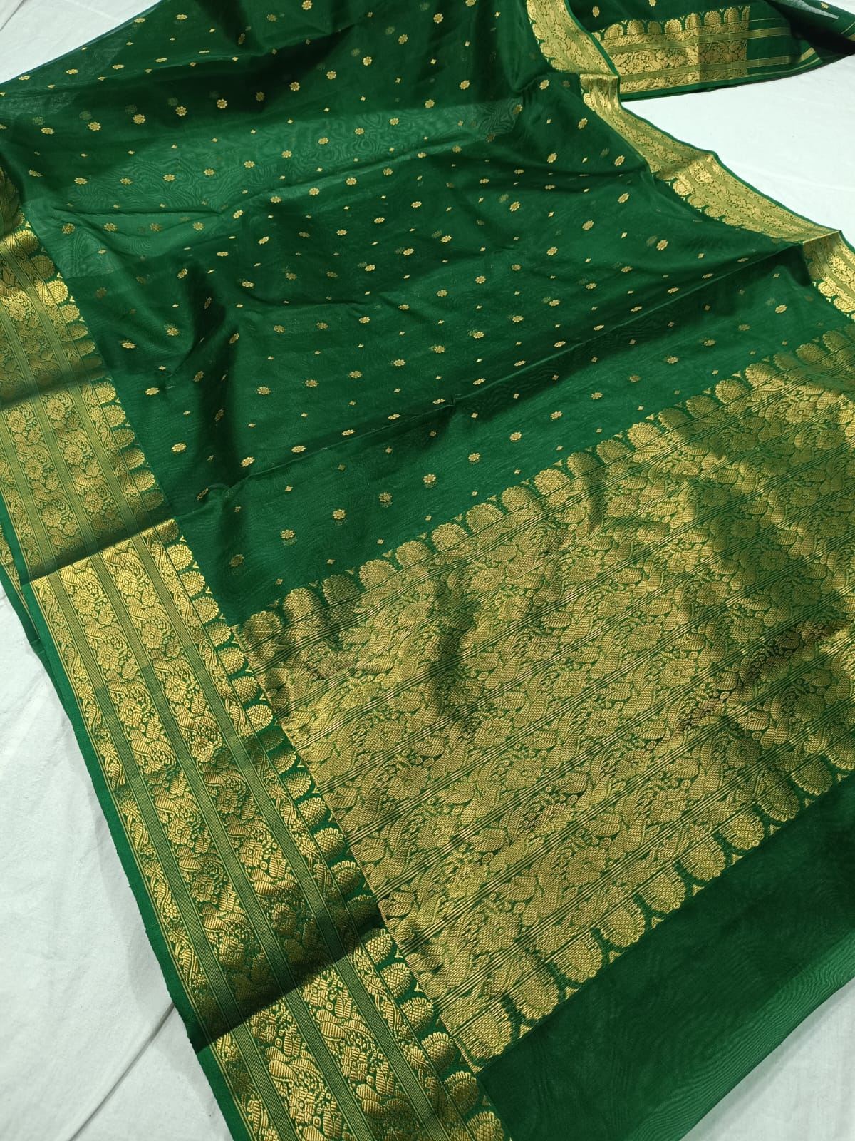 Chanderi Handloom Katan Silk Saree – Ghani Butta, Traditional Nakshi Border & Taraz Pallu