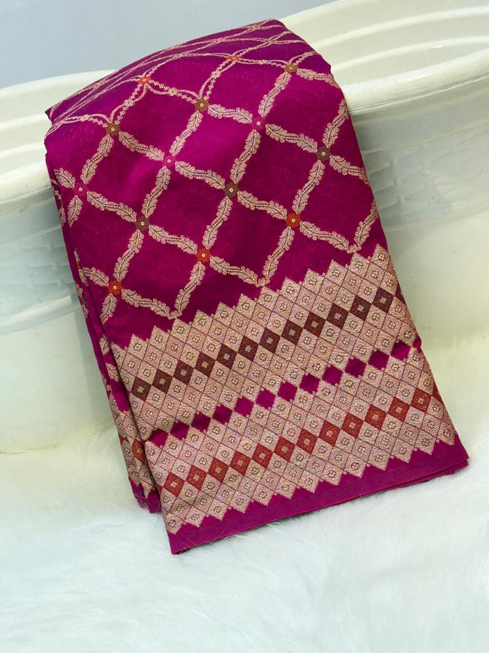 Premium Banarasi Semi Georgette Saree with Bandhej Pattern