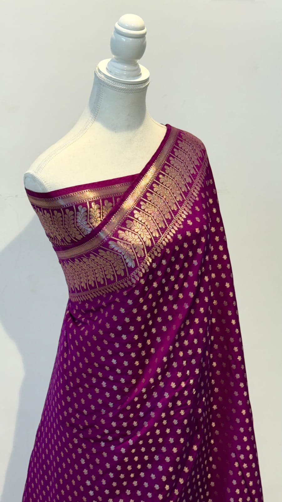 Banarasi Chiniya Katan Silk Saree – Timeless Elegance with Exquisite Booti Weaving