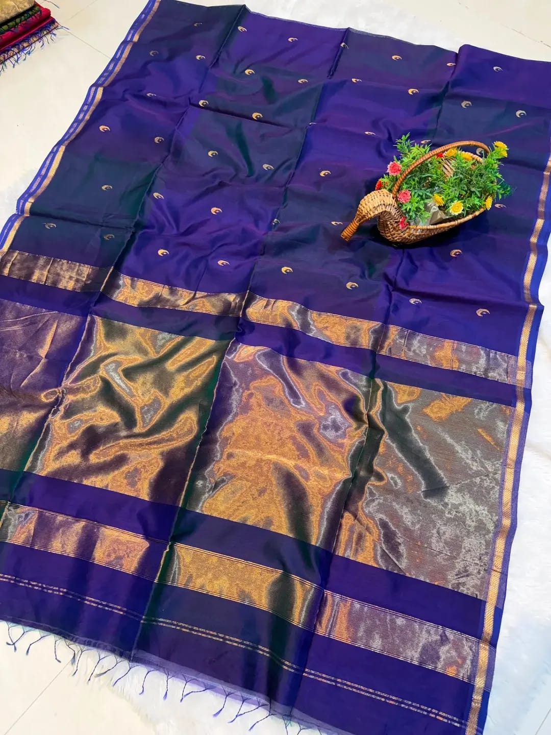 Maheshwari Handloom Silk Cotton Saree with Golden Zari Border