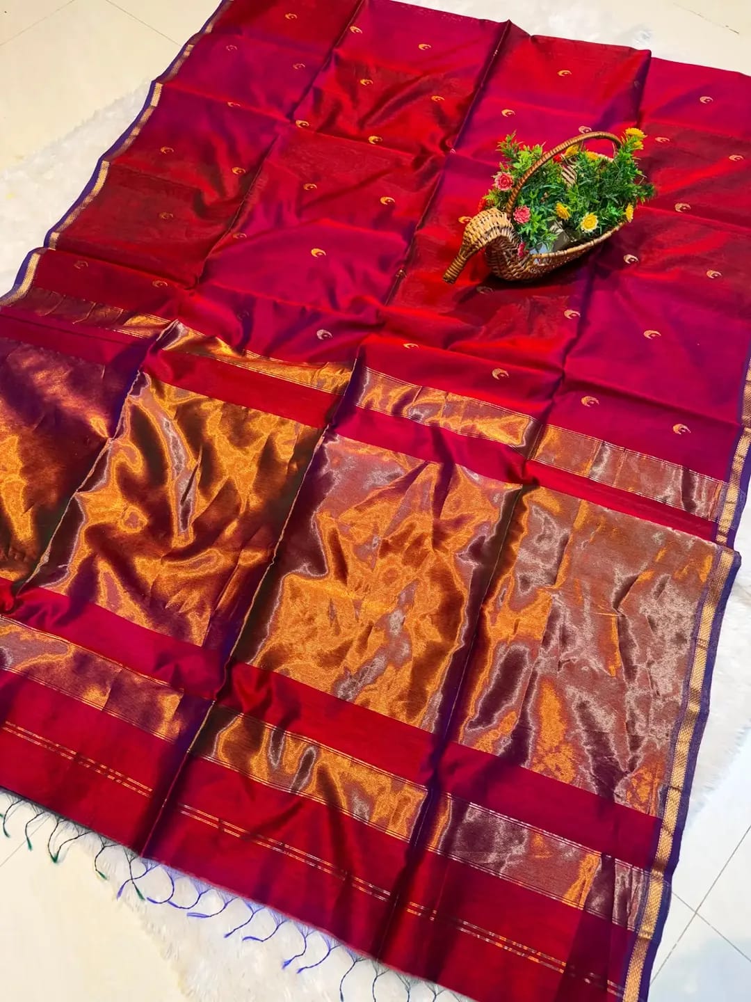 Maheshwari Handloom Silk Cotton Saree with Golden Zari Border