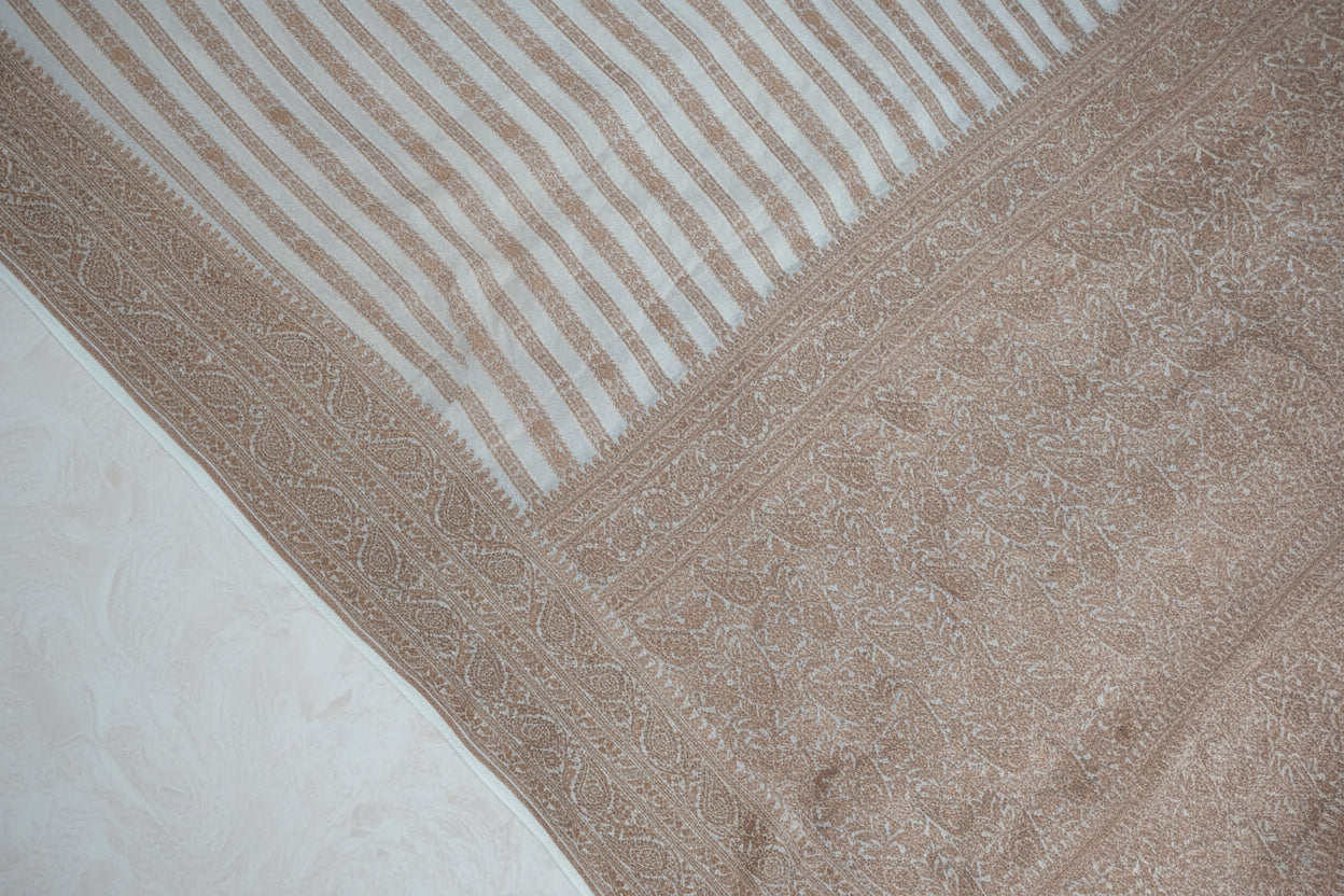 Pure Handloom Banarasi Kaddi Georgette Saree with Elegant Zari Weaving