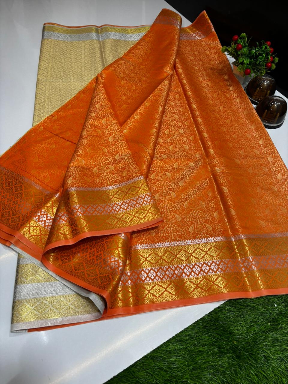 BEAUTIFUL SOFT KATAN TUNCHHUI WOVEN BANARAS SAREES