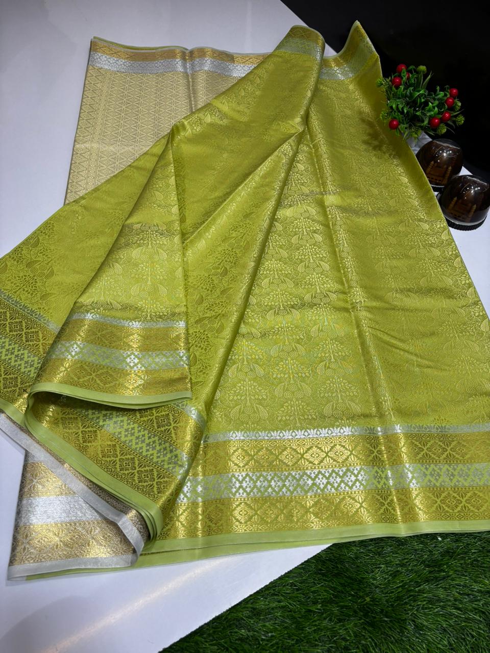 BEAUTIFUL SOFT KATAN TUNCHHUI WOVEN BANARAS SAREES