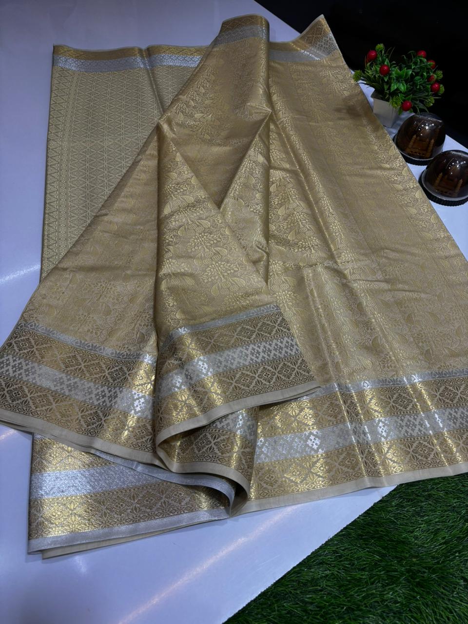 BEAUTIFUL SOFT KATAN TUNCHHUI WOVEN BANARAS SAREES