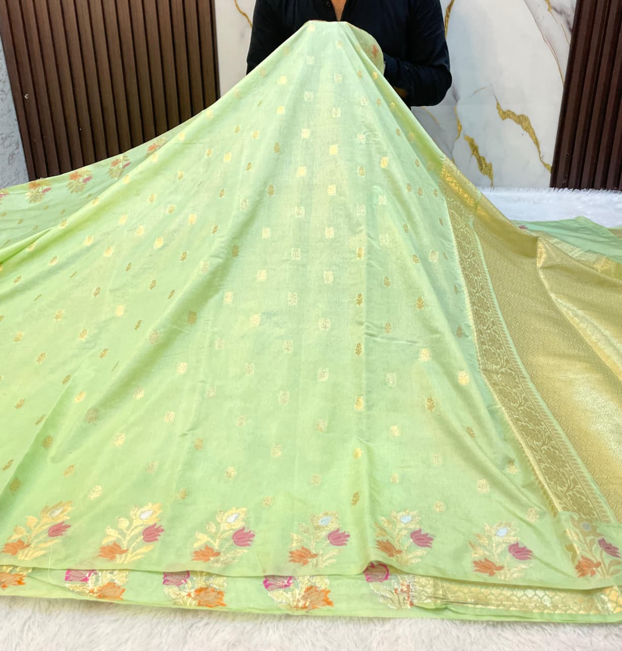 Banarasi exclusive Dyeble RAW MANGO Silk Saree