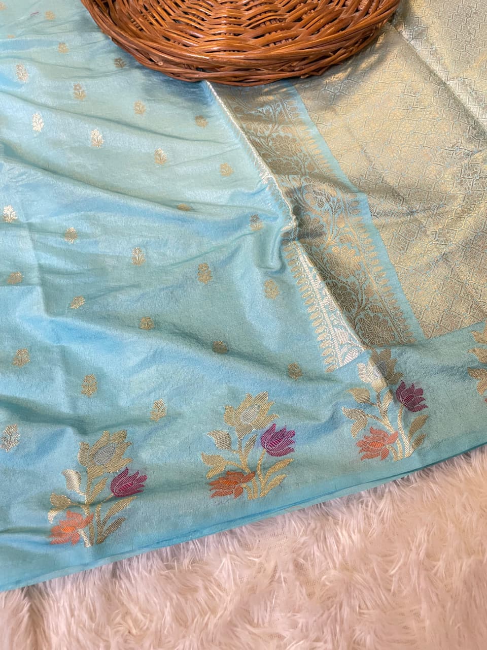 Banarasi exclusive Dyeble RAW MANGO Silk Saree