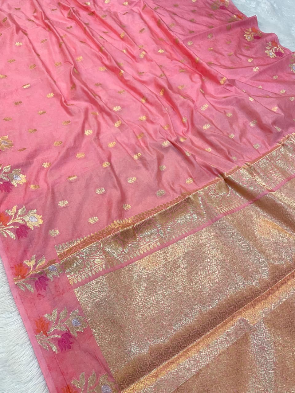 Banarasi exclusive Dyeble RAW MANGO Silk Saree