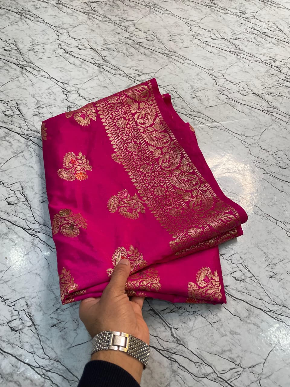 Premium Banarasi Raw mango Tilfi Woven Silk Saree