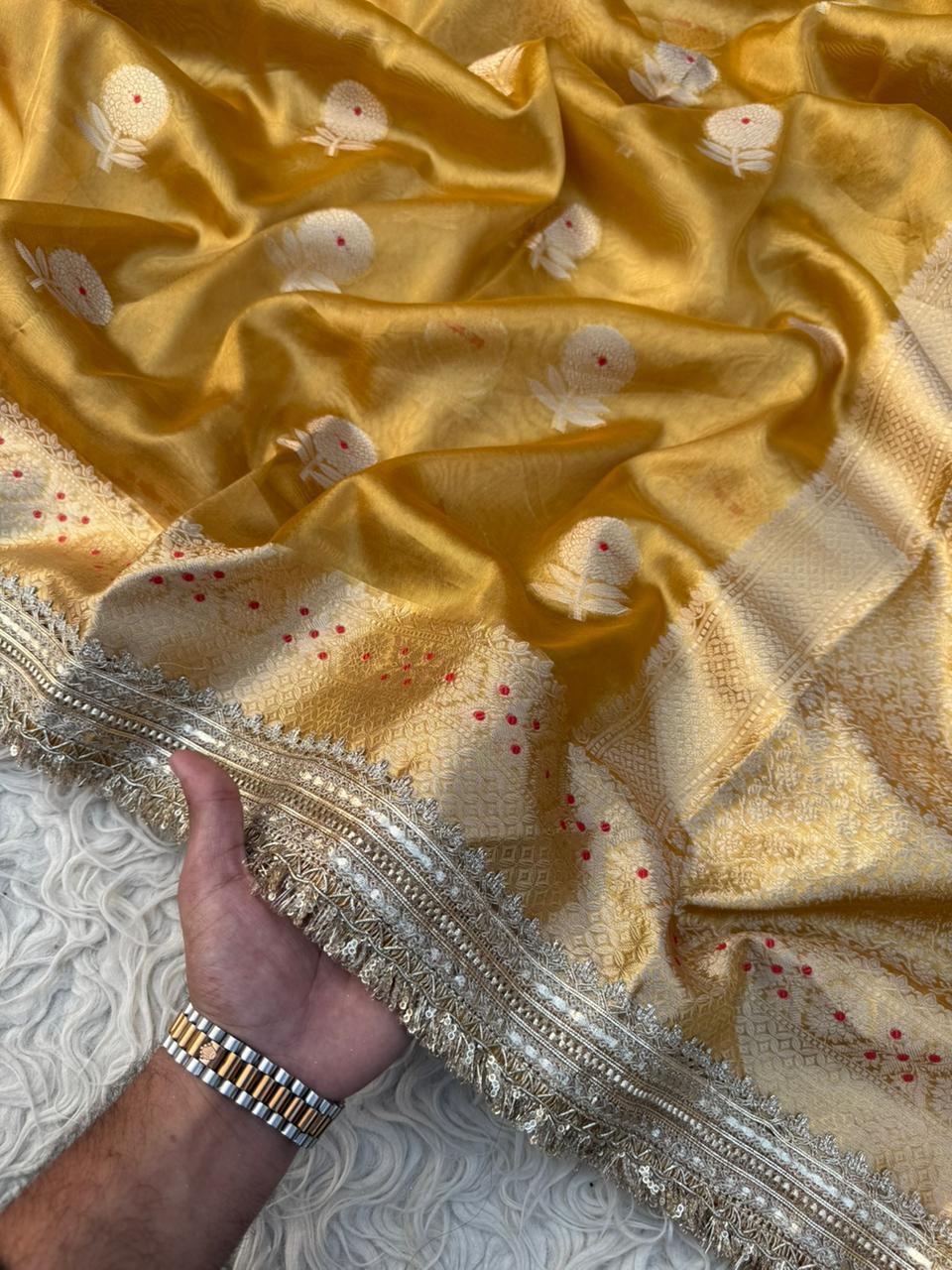 BEAUTIFUL BANARAS SOFT GLASS TISSUE SILK WOVEN LACE WORK WITH MEENAKARI BOOTA SAREE