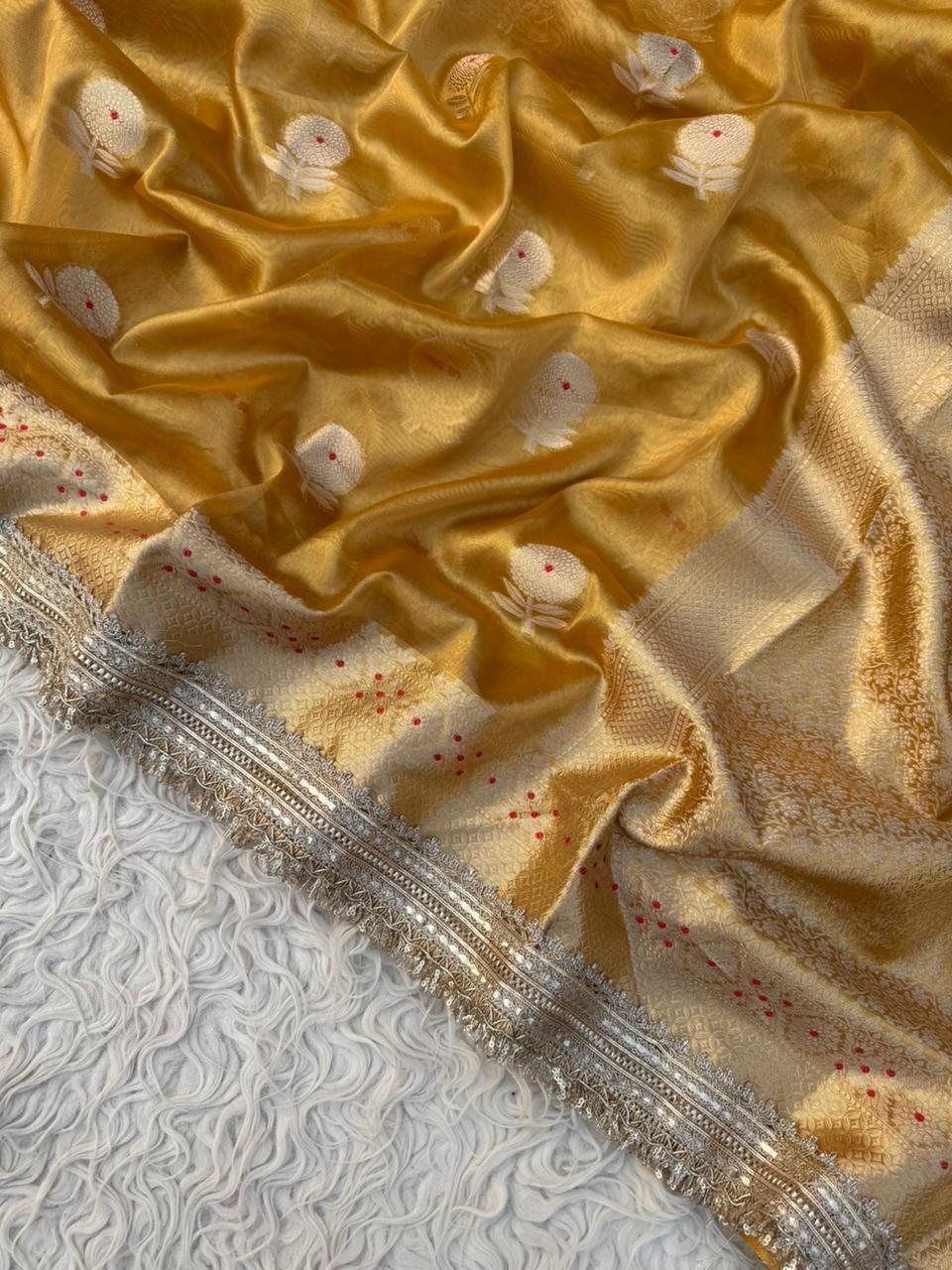BEAUTIFUL BANARAS SOFT GLASS TISSUE SILK WOVEN LACE WORK WITH MEENAKARI BOOTA SAREE