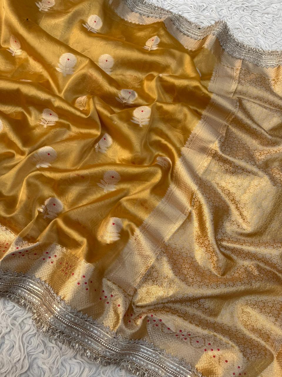 BEAUTIFUL BANARAS SOFT GLASS TISSUE SILK WOVEN LACE WORK WITH MEENAKARI BOOTA SAREE