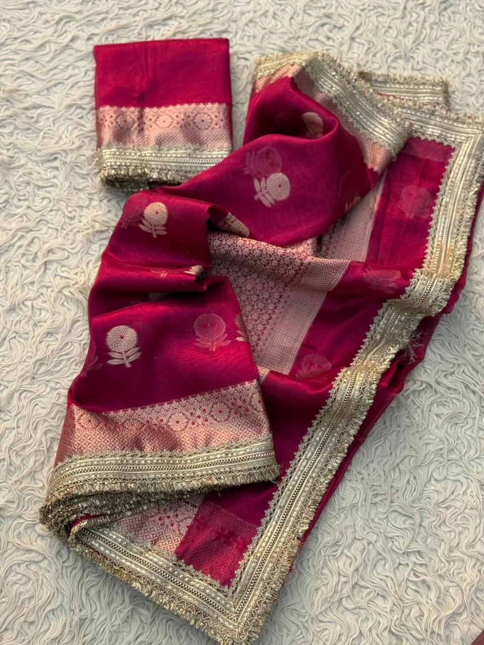 BEAUTIFUL BANARAS SOFT GLASS TISSUE SILK WOVEN LACE WORK WITH MEENAKARI BOOTA SAREES