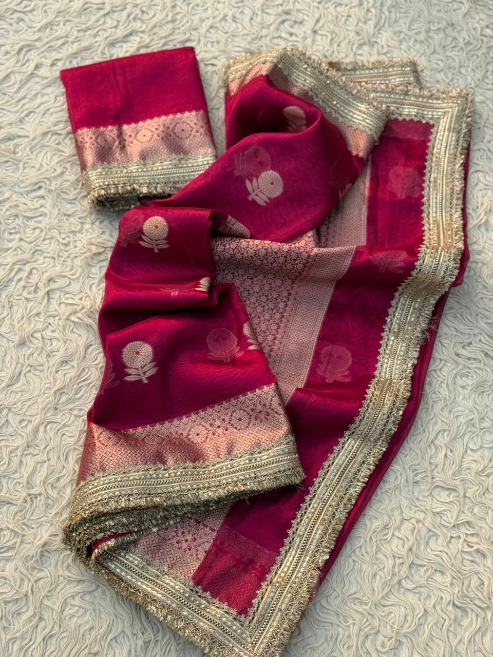 BEAUTIFUL BANARAS SOFT GLASS TISSUE SILK WOVEN LACE WORK WITH MEENAKARI BOOTA SAREES