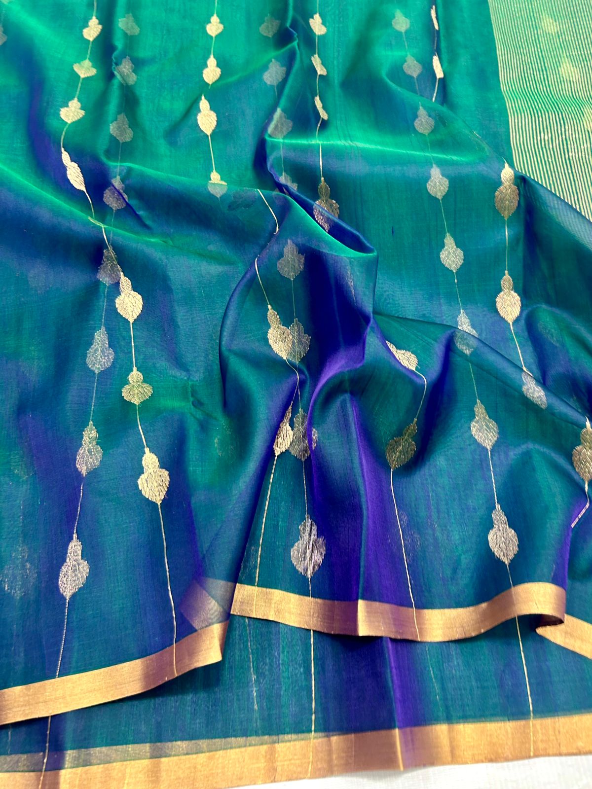 Chanderi Handloom Katan Silk All Over Butte Small Border And Zari Strip Palla Saree