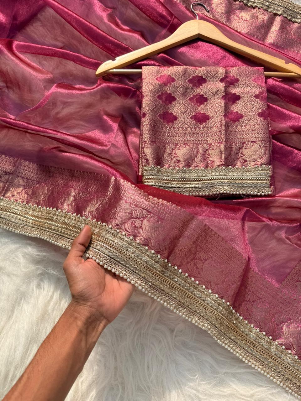 BEAUTIFUL BANARASI GLASS TISSUE SILK SOFT WOVEN LACE WORK SAREE