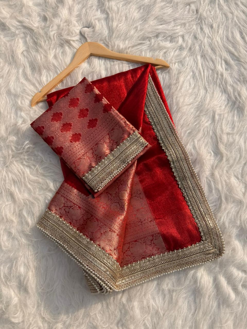 BEAUTIFUL BANARASI GLASS TISSUE SILK SOFT WOVEN LACE WORK SAREE