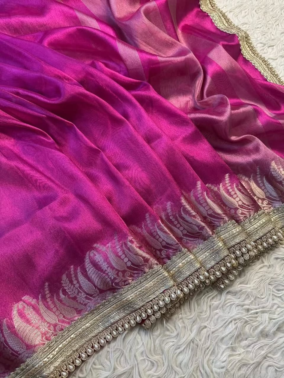 BEAUTIFUL BANARASI GLASS TISSUE SILK  LACE WORK TRENDY DEMANDING SAREE