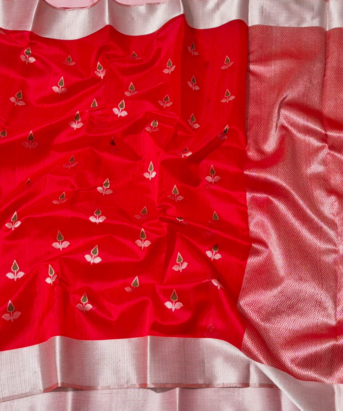 Timeless Grace – Handwoven Chanderi Classic