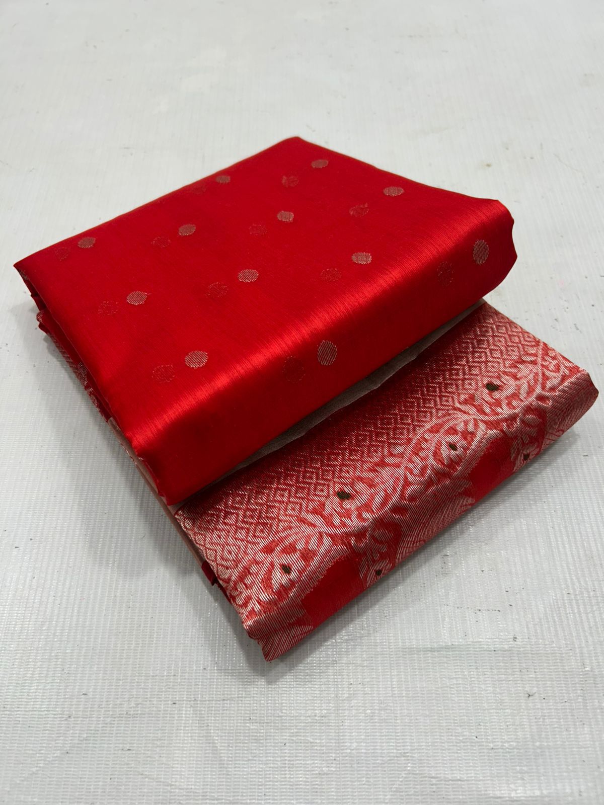 Elegance in Weave – Chanderi Handloom Saree with Ghani Butte Minakari