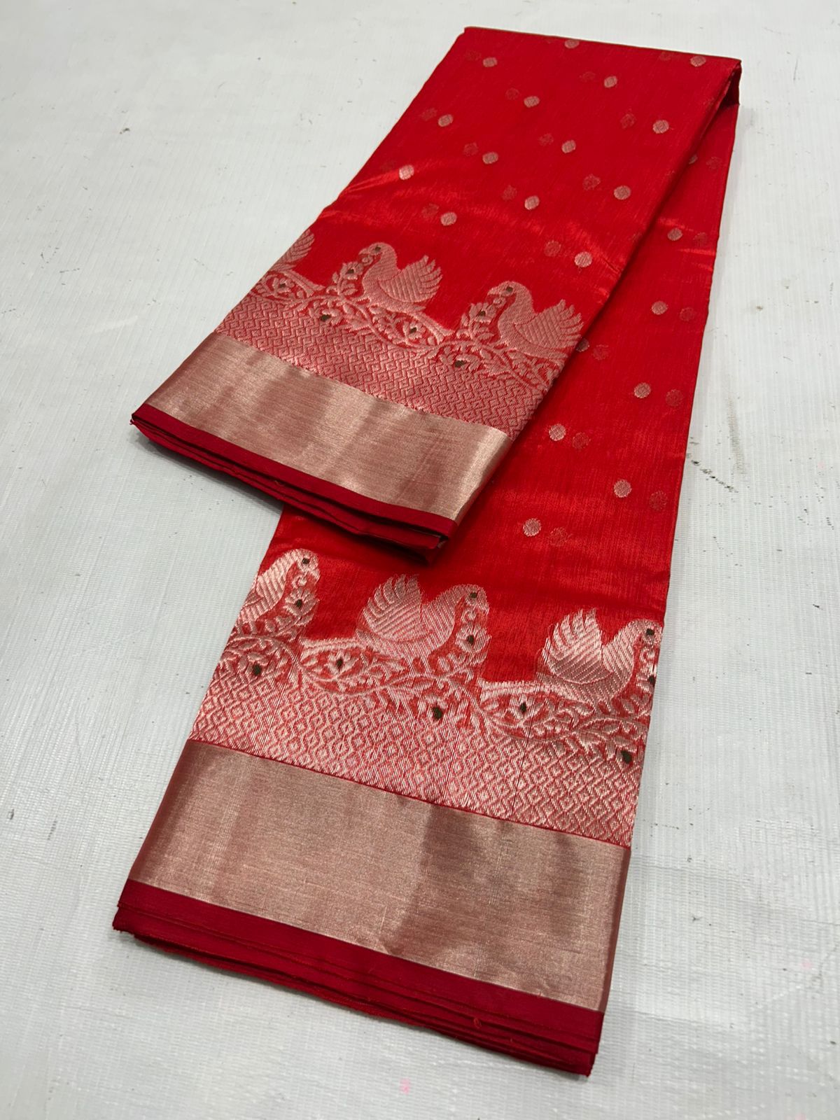 Elegance in Weave – Chanderi Handloom Saree with Ghani Butte Minakari