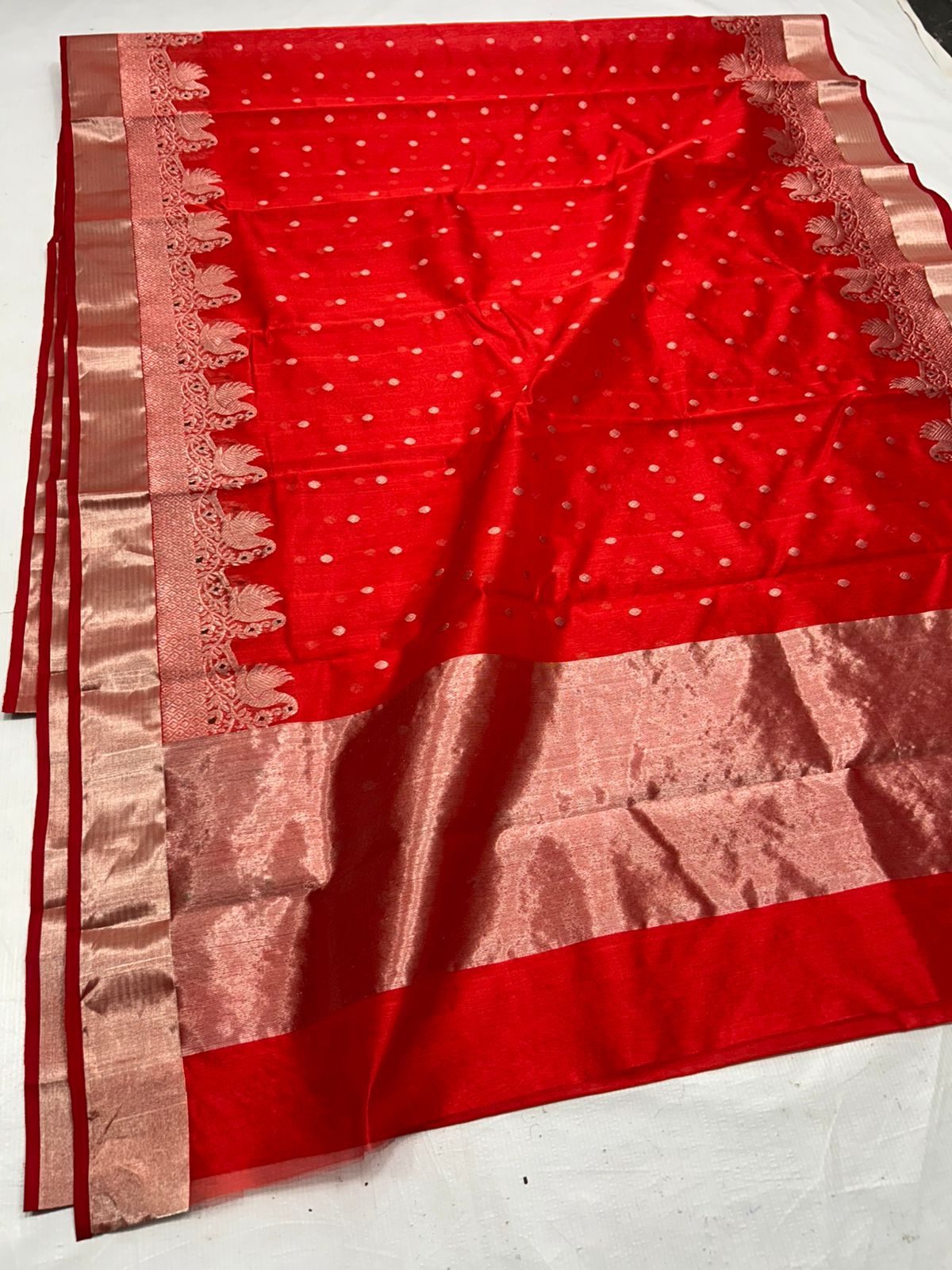 Elegance in Weave – Chanderi Handloom Saree with Ghani Butte Minakari