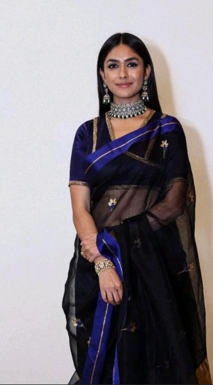 Elevate Your Ethnic Wardrobe with Timeless Chanderi Weaves