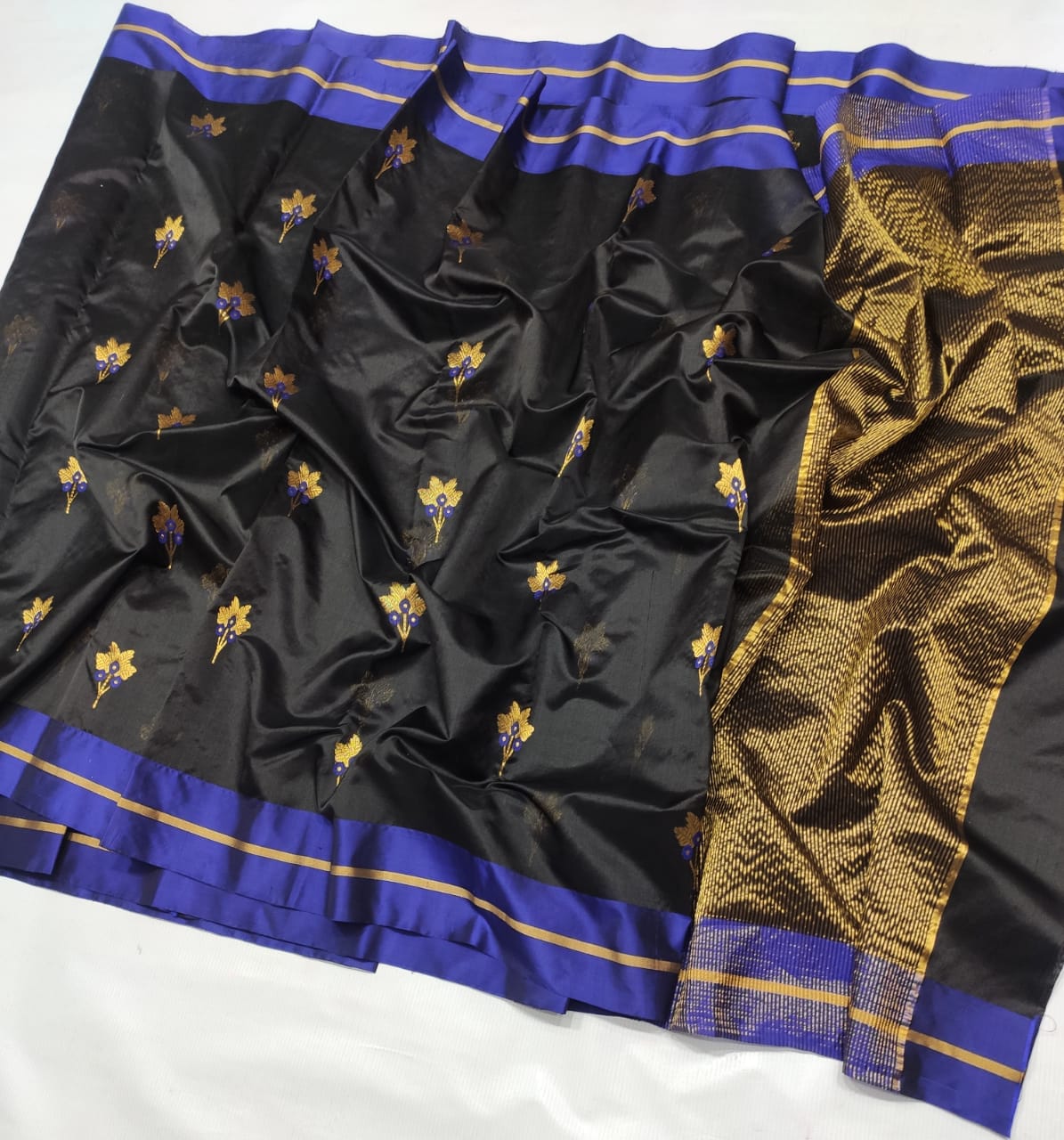 Elevate Your Ethnic Wardrobe with Timeless Chanderi Weaves