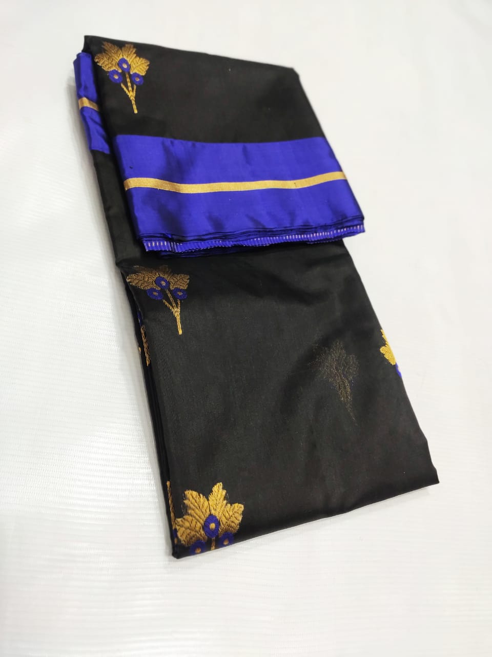 Elevate Your Ethnic Wardrobe with Timeless Chanderi Weaves