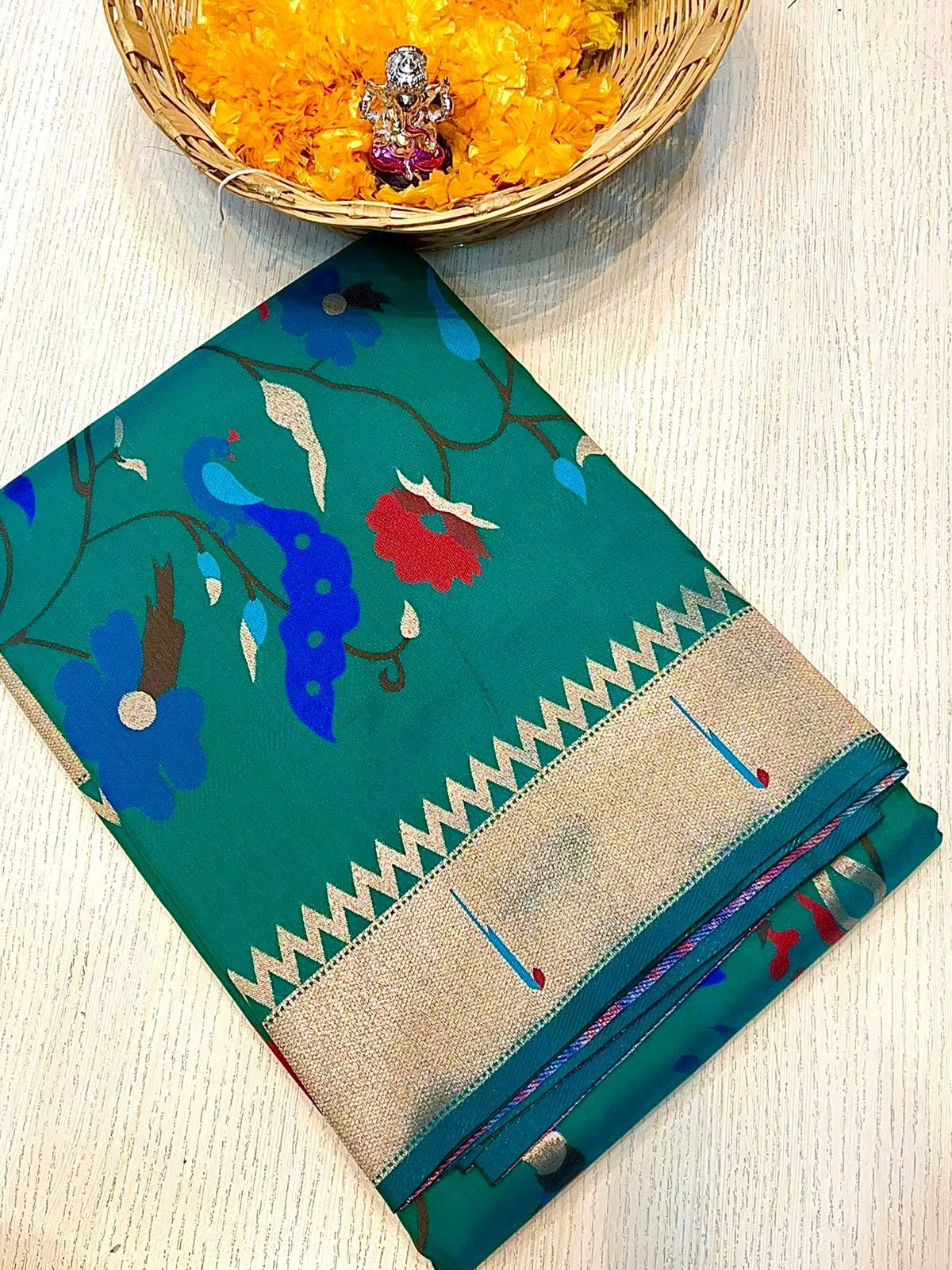 Golden Grace – Traditional Allover Butti Paithani