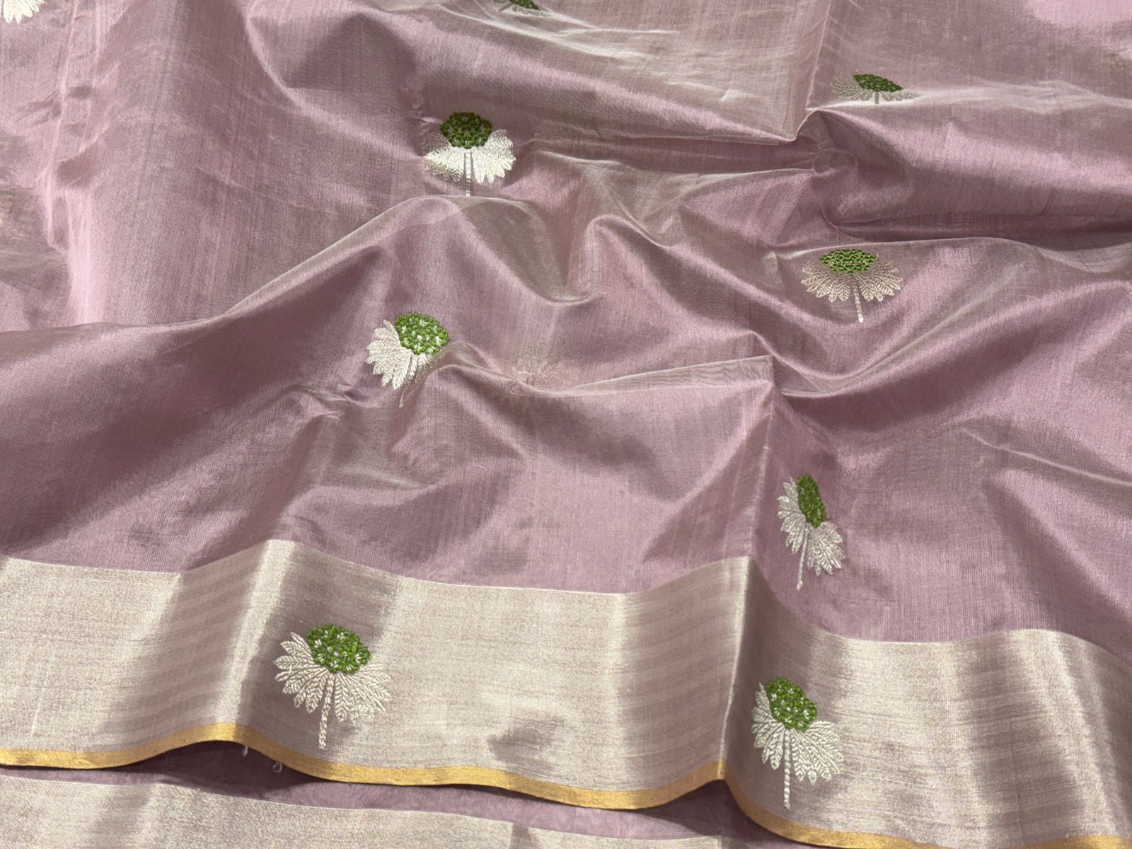 Premium Pattu Silk Saree with Refined Detailing
