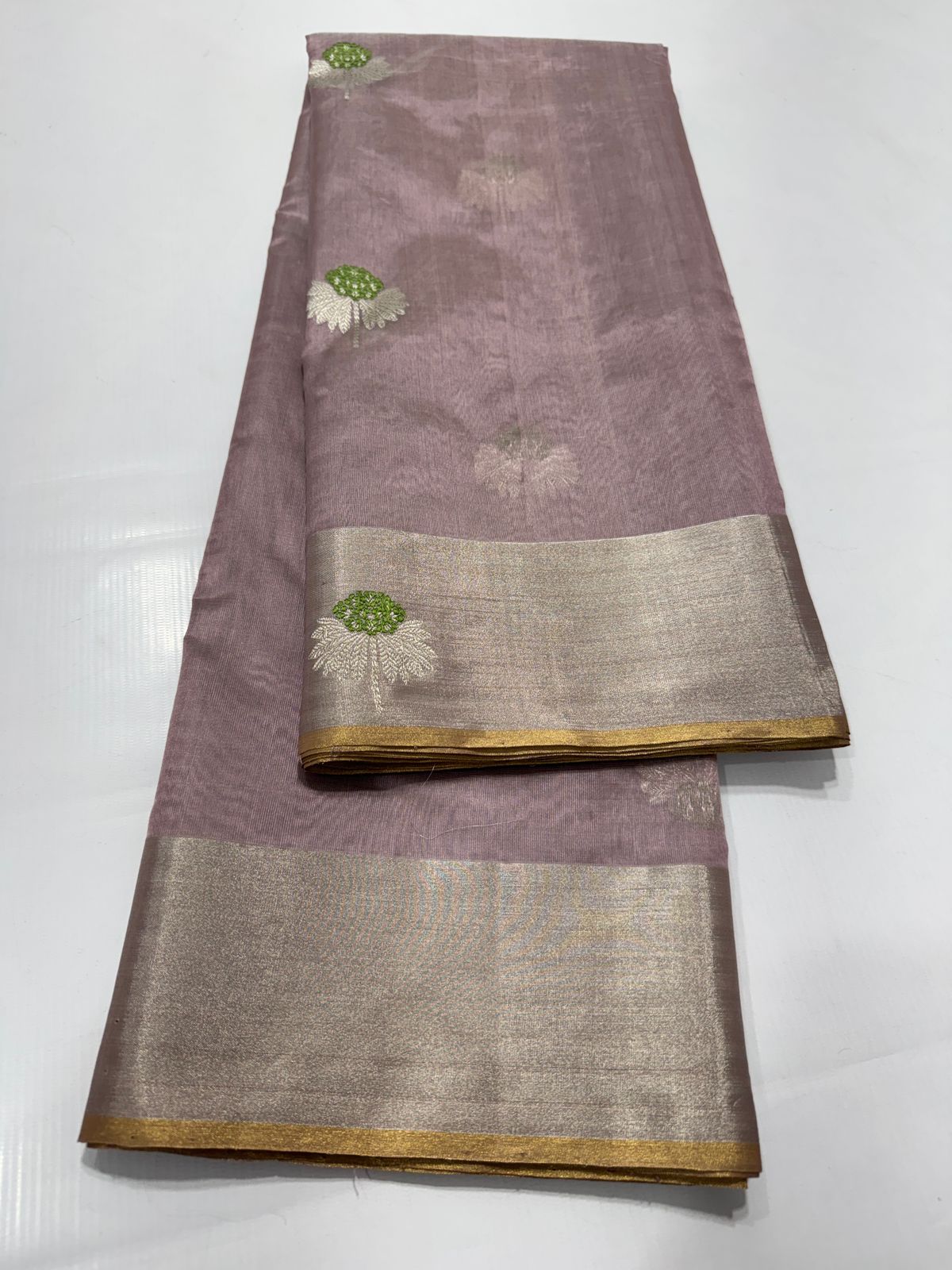 Premium Pattu Silk Saree with Refined Detailing